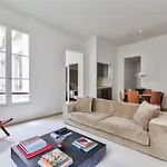 Modern Apt 3Bdr/3Bth - Louvre Museum/Tuileries
