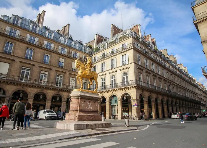 Modern Apt 3Bdr/3Bth - Louvre Museum/Tuileries